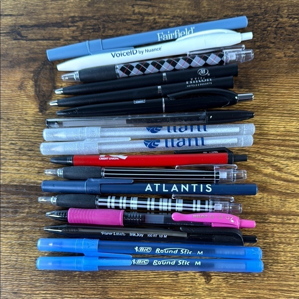 Assorted Pens Collection - Picture 1 of 1